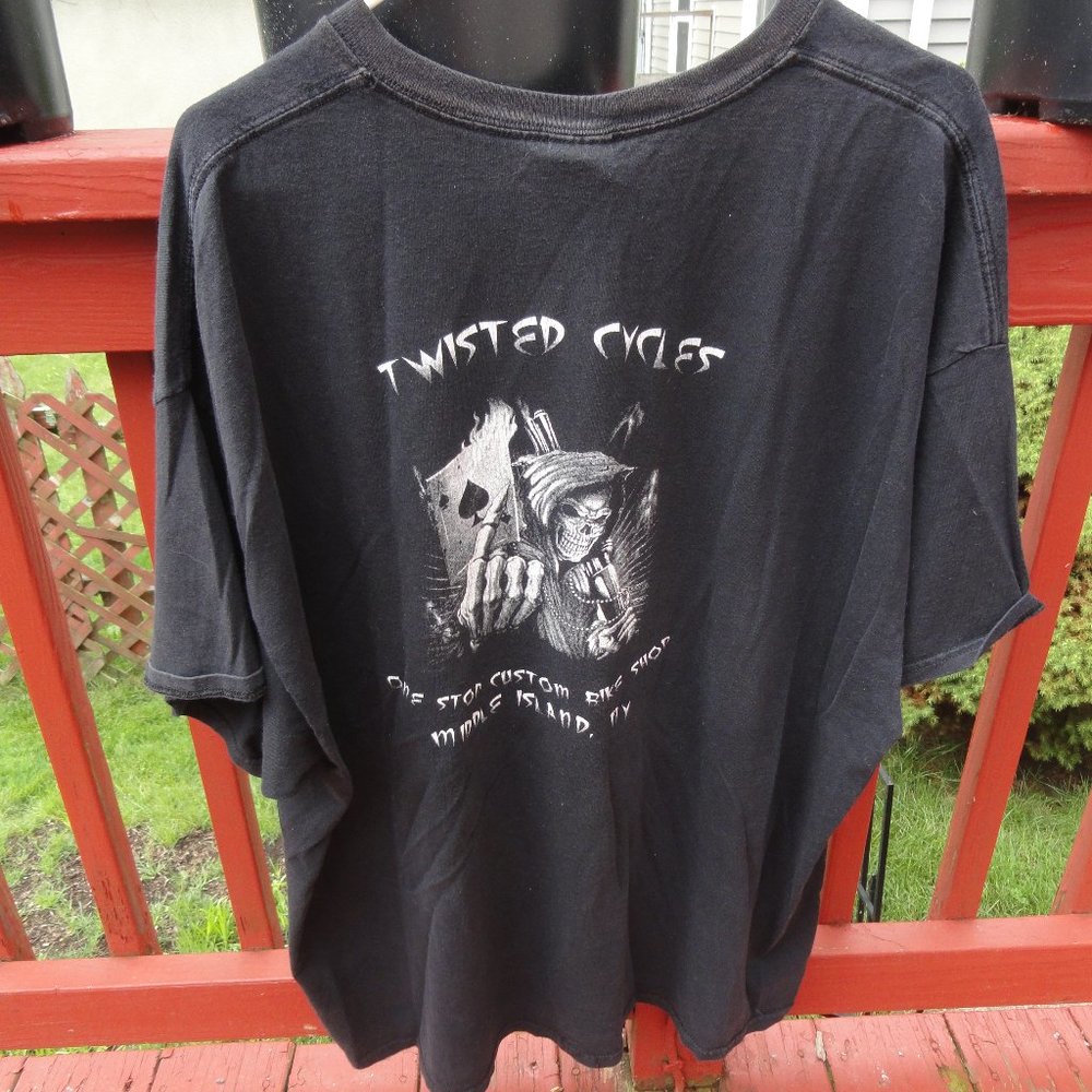 Twisted Cycles skulls and biker graphic T gently worn~c below